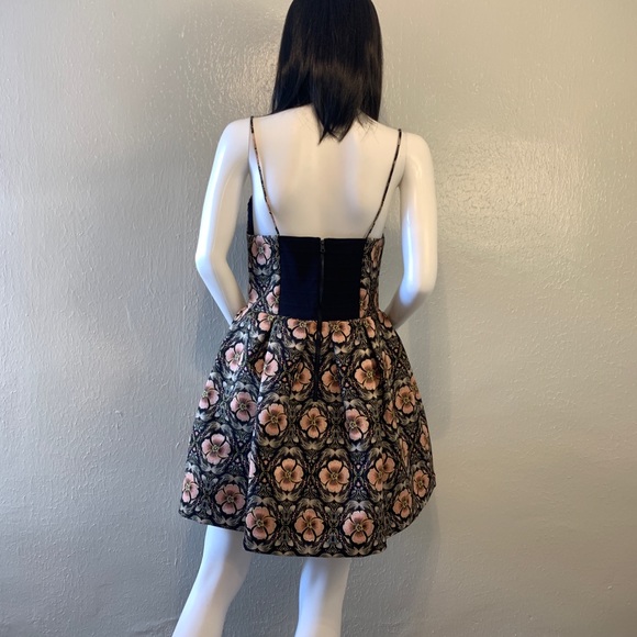 New - Gorgeous Alice + Olivia Spaghetti Strap Brocade Dress - Picture 5 of 11